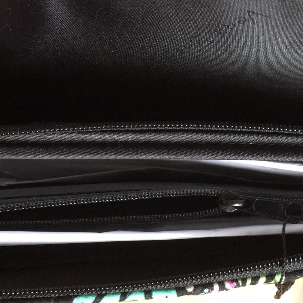 NWT Vera Bradley Turnlock Crossbody, Bandana Swirl - Picture 5 of 6